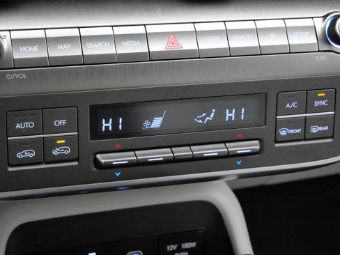 Certified 2025 Hyundai Kona SEL image 24