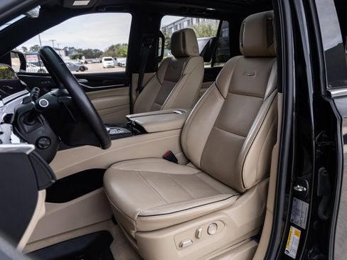 Used 2023 Cadillac Escalade Premium Luxury image 23