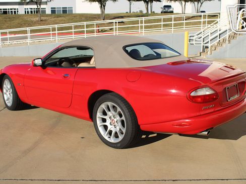 Used 2000 Jaguar XK8 Convertible image 9