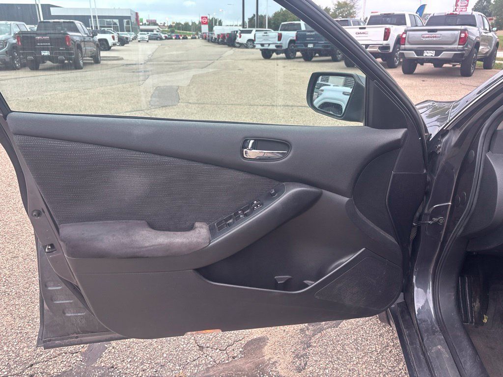 Used 2011 Nissan Altima 2.5 S w/ Convenience Pkg FWD image 15