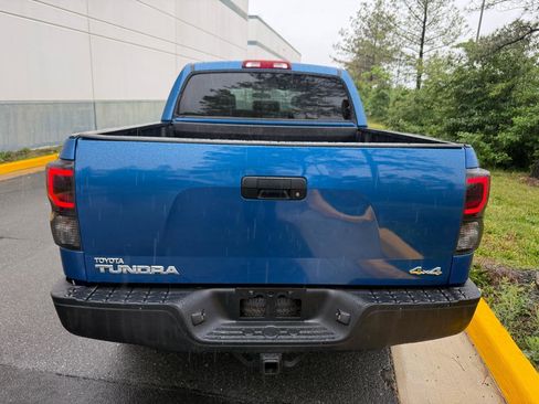 Used 2010 Toyota Tundra 4x4 CrewMax image 22