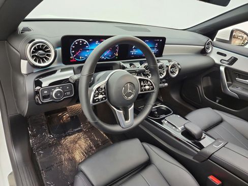 Used 2023 Mercedes-Benz CLA 250 image 9