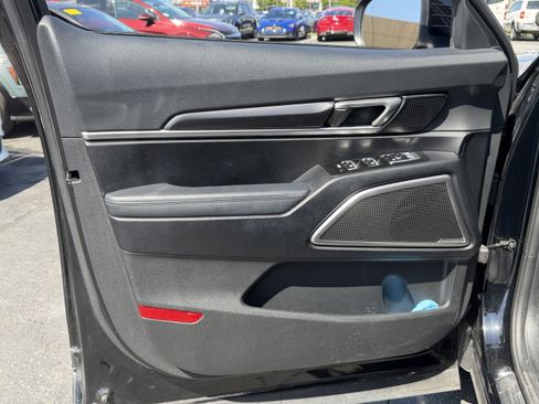 Used 2024 Kia Telluride LX FWD image 10