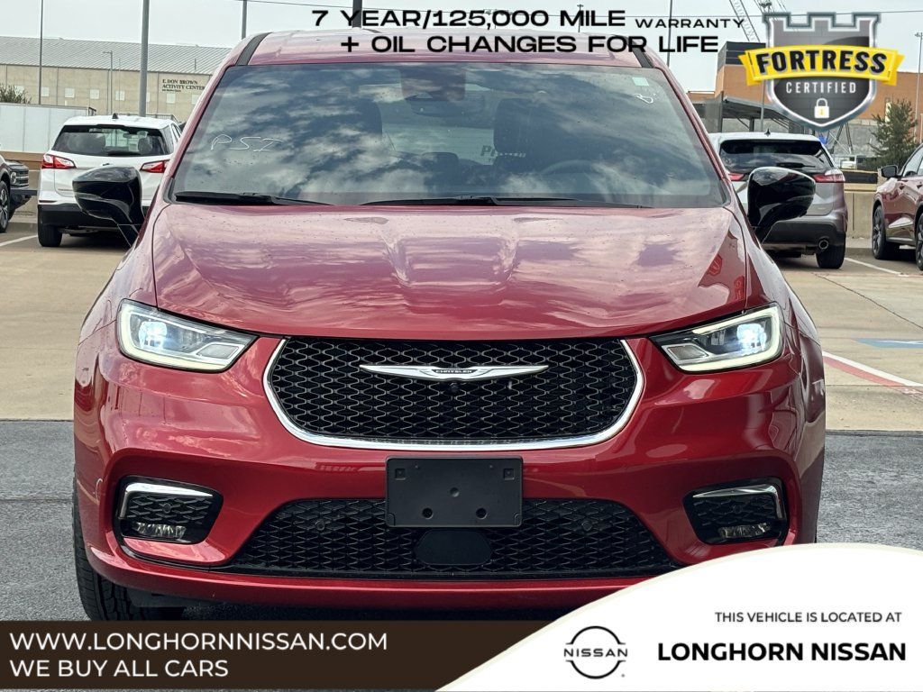 Used 2025 Chrysler Pacifica Select AWD/4WD image 6