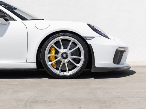 Certified 2019 Porsche 911 Speedster RWD image 11