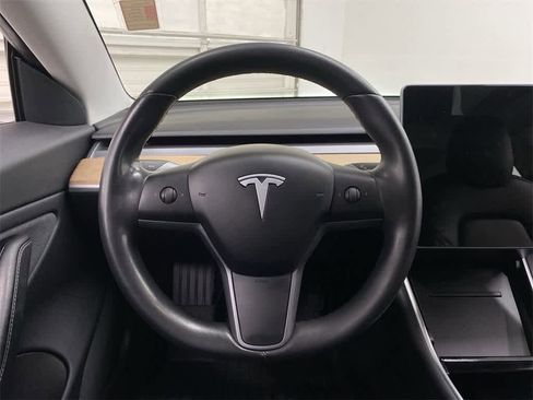 Used 2018 Tesla Model 3 Long Range image 19
