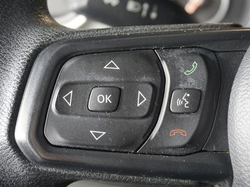 Used 2018 Jeep Wrangler Unlimited Sport AWD/4WD image 16