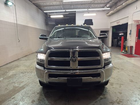 Used 2018 RAM 2500 Tradesman w/ Chrome Appearance Group AWD/4WD image 2