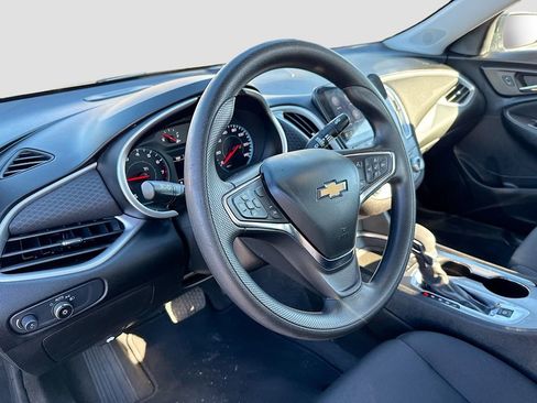 Used 2024 Chevrolet Malibu LT image 9