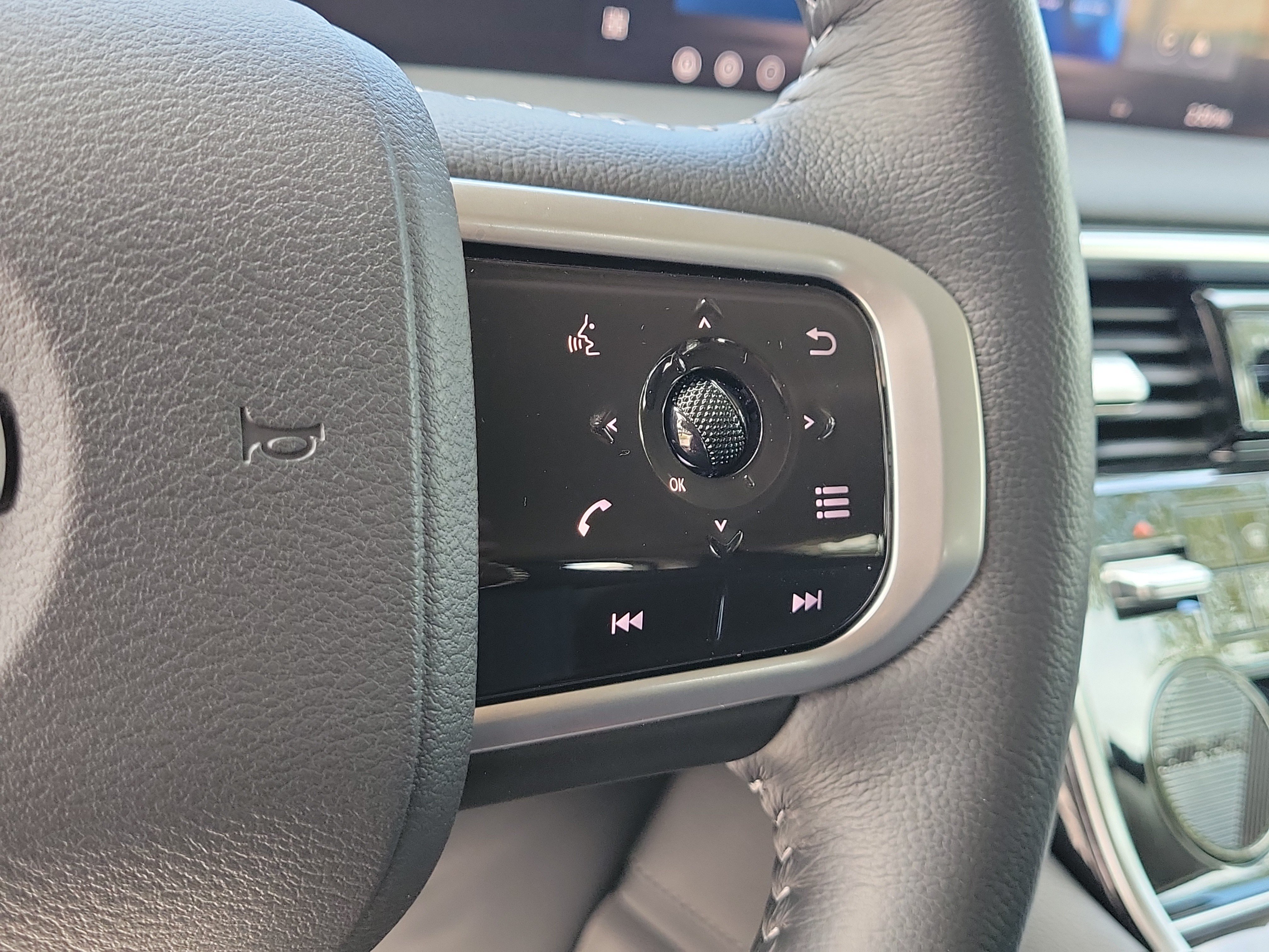 Certified 2026 Nissan Armada SV RWD image 23