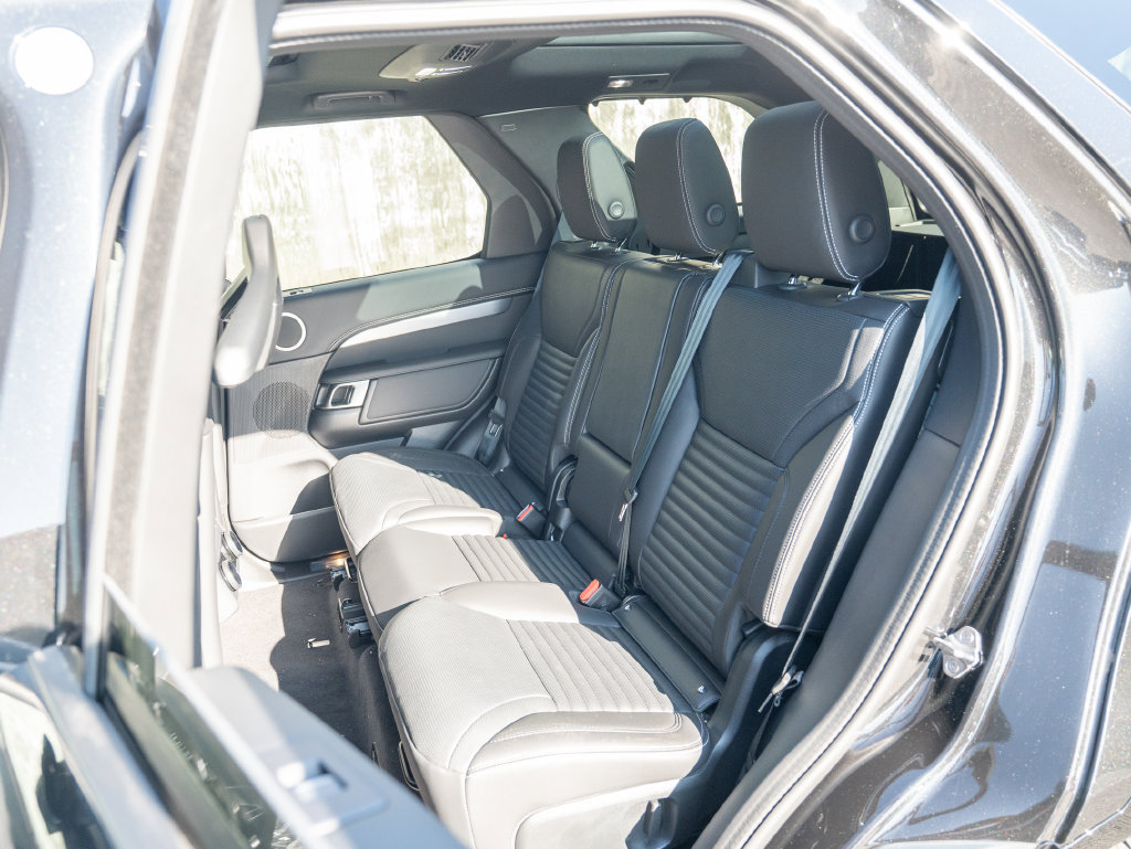 New 2026 Land Rover Discovery Dynamic SE AWD/4WD image 22