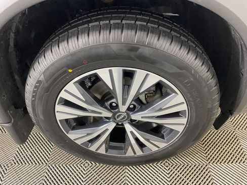 Used 2023 Nissan Rogue SV w/ SV Premium B Package AWD/4WD image 11