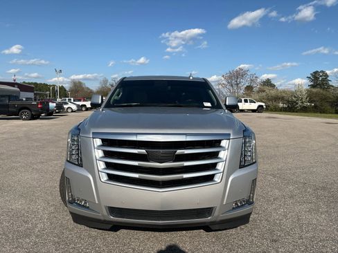 Used 2019 Cadillac Escalade Luxury image 11
