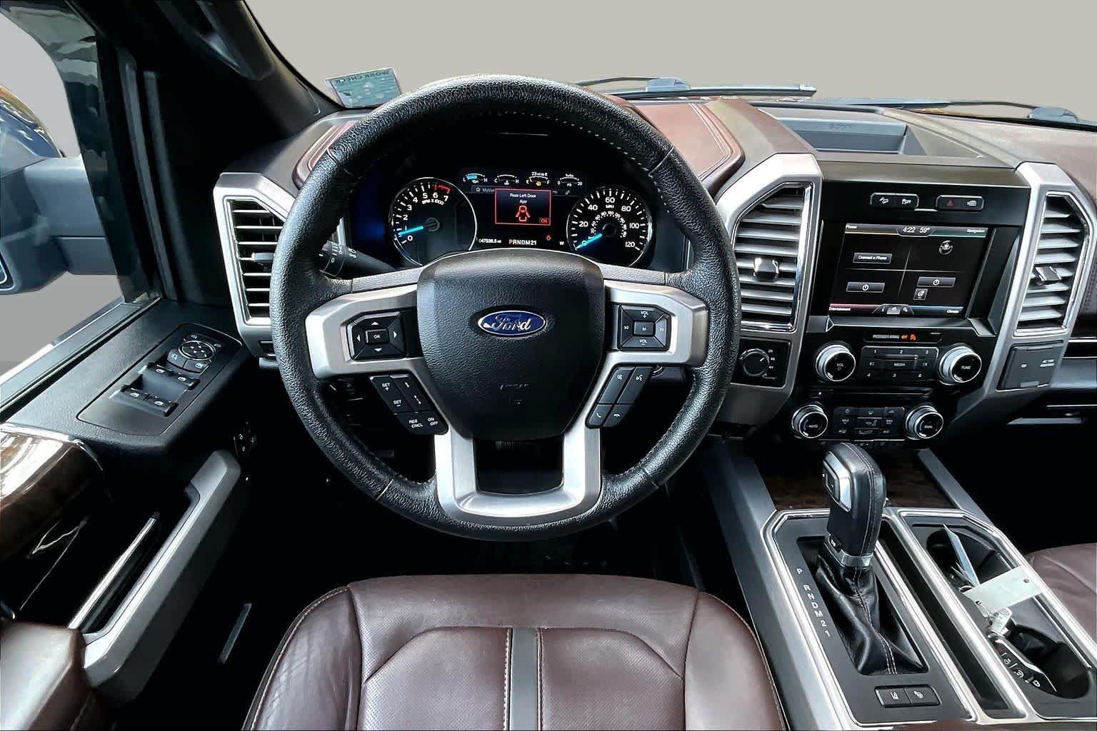 Used 2015 Ford F150 Platinum w/ Equipment Group 701A Luxury AWD/4WD image 6