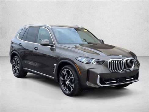 Used 2025 BMW X5 xDrive40i w/ Climate Comfort Package AWD/4WD image 3