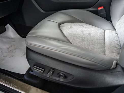 Certified 2022 Toyota Highlander Bronze Edition image 41