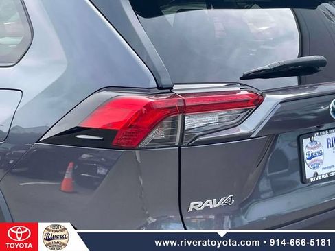 Used 2021 Toyota RAV4 XLE w/ XLE Grade Weather Package AWD/4WD image 11