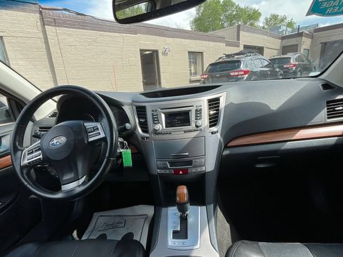 Used 2013 Subaru Outback 2.5i Limited w/ Moonroof Pkg AWD/4WD image 17