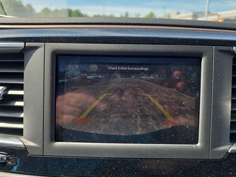 Used 2023 Chrysler Voyager LX FWD image 18