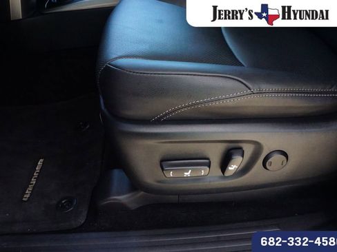 Used 2024 Toyota 4Runner Limited AWD/4WD image 19
