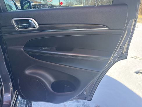 Used 2019 Jeep Grand Cherokee Limited image 25