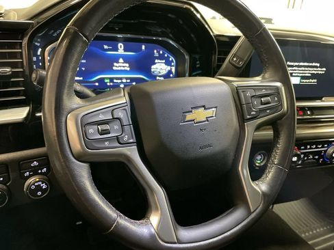 Used 2022 Chevrolet Silverado 1500 LT AWD/4WD image 16