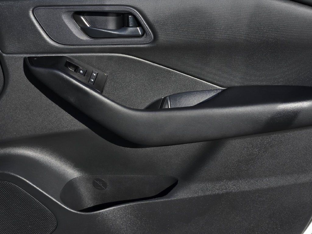 Certified 2025 Nissan Rogue S FWD image 9