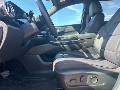 Used 2025 Chevrolet Equinox LT w/ Convenience Package II AWD/4WD image 18