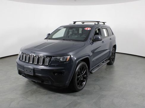 Used 2018 Jeep Grand Cherokee Altitude AWD/4WD image 2