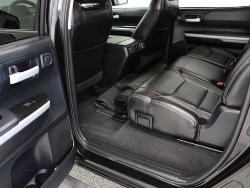 Used 2019 Toyota Tundra SR5 w/ SR5 Upgrade Package AWD/4WD image 28
