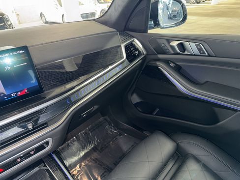 Used 2025 BMW X7 xDrive40i w/ M Sport Package image 31