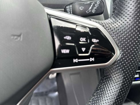 Certified 2024 Volkswagen Tiguan SE R-Line FWD image 23