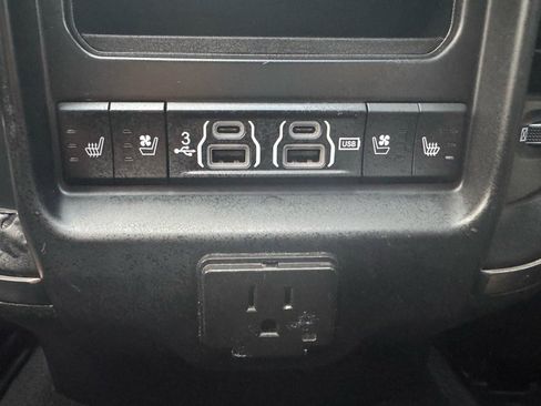 Used 2019 RAM 1500 Limited image 11