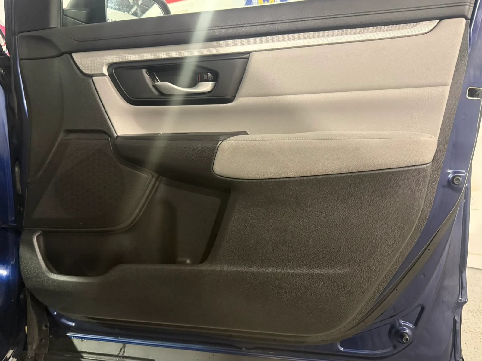 Used 2020 Honda CR-V LX image 27