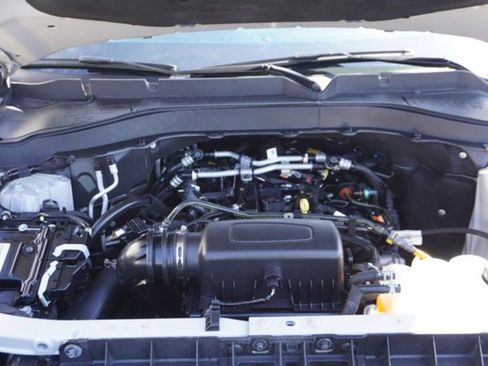 Used 2022 Ford Explorer XLT w/ Equipment Group 202A image 11