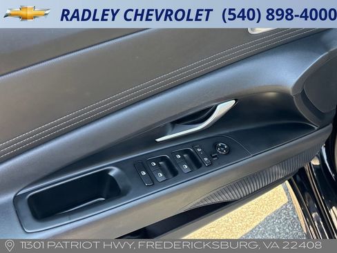 Used 2025 Hyundai Elantra SEL FWD image 5