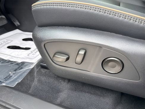 New 2026 Chevrolet Traverse High Country image 26