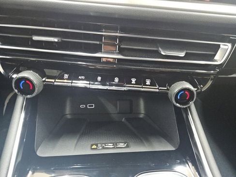 New 2026 Chevrolet Traverse LT w/ Enhanced Driving Package image 25