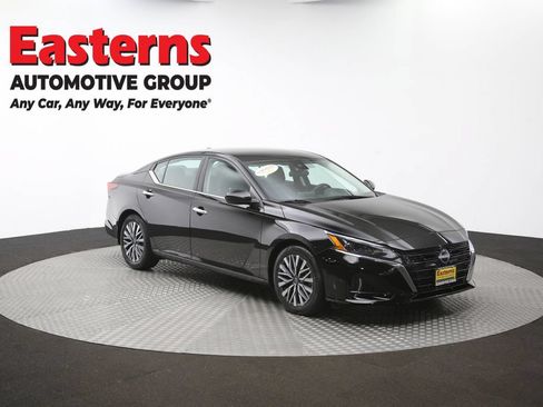 Used 2023 Nissan Altima 2.5 SV FWD image 49