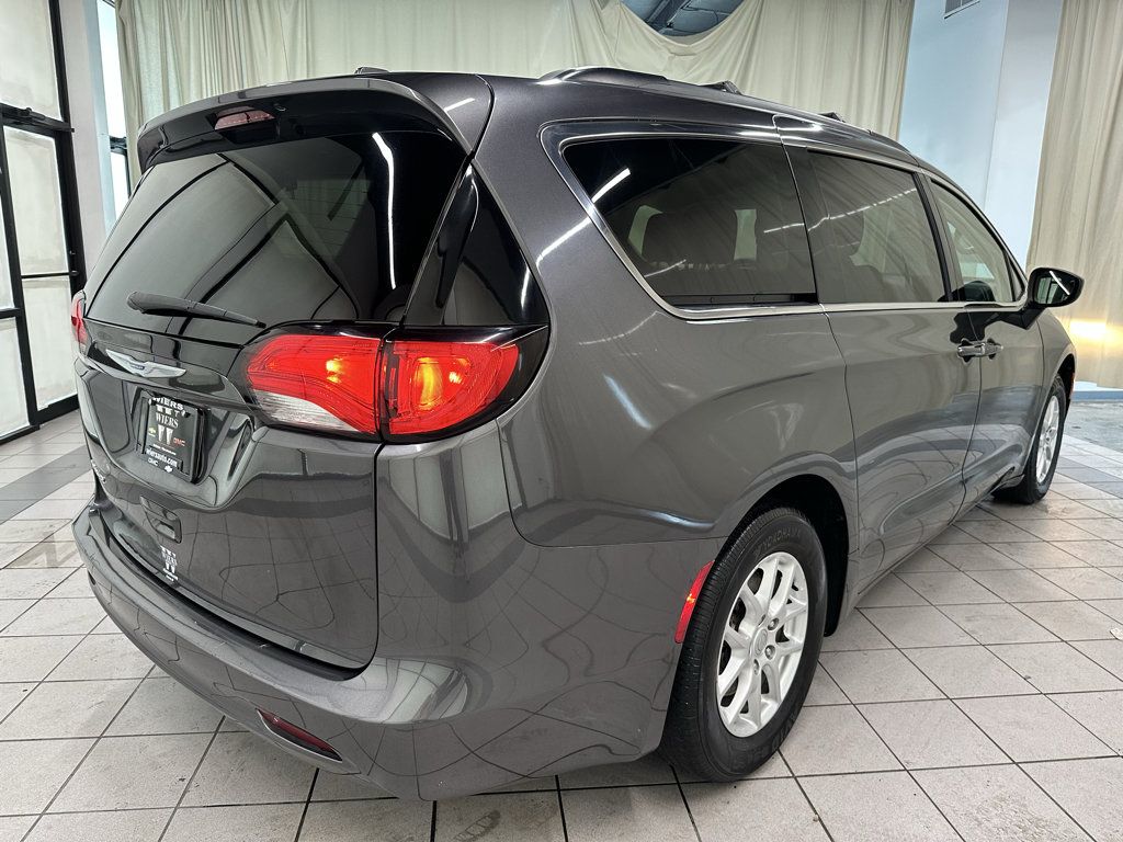 Used 2020 Chrysler Voyager Lxi FWD image 5