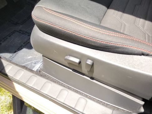 Used 2022 Nissan Frontier Pro-X RWD image 18