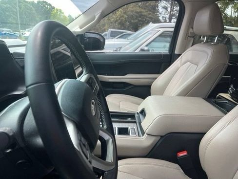 Certified 2024 Ford Expedition Limited RWD image 6