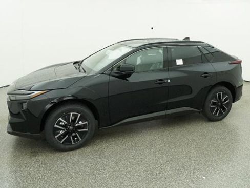 Certified 2026 Toyota bZ XLE image 7