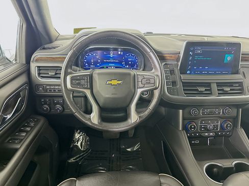 Used 2023 Chevrolet Suburban Premier image 23