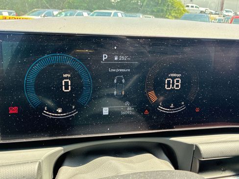 Used 2025 Hyundai Tucson SEL AWD/4WD image 11