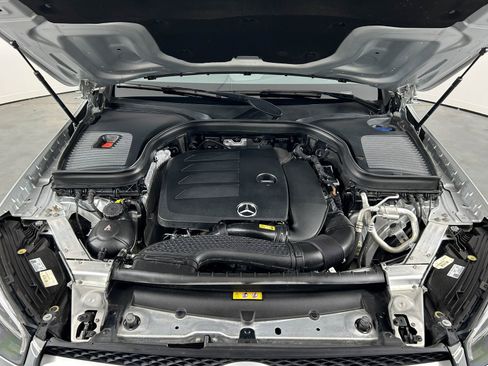 Used 2020 Mercedes-Benz GLC 300 4MATIC image 24