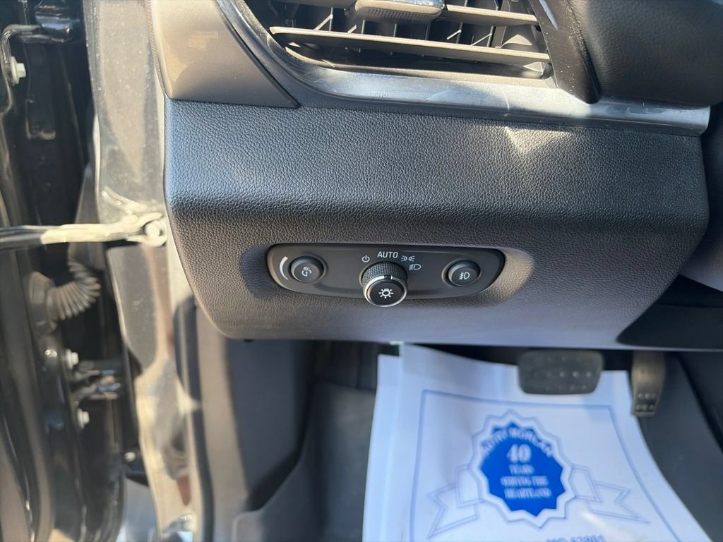 Used 2019 Chevrolet Traverse LT FWD image 19