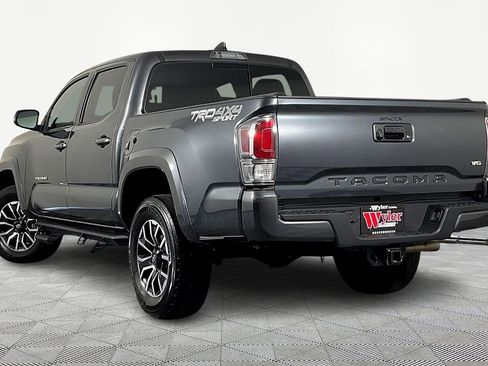 Used 2022 Toyota Tacoma TRD Sport image 4