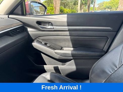 Used 2023 Nissan Altima 2.5 SL FWD image 12
