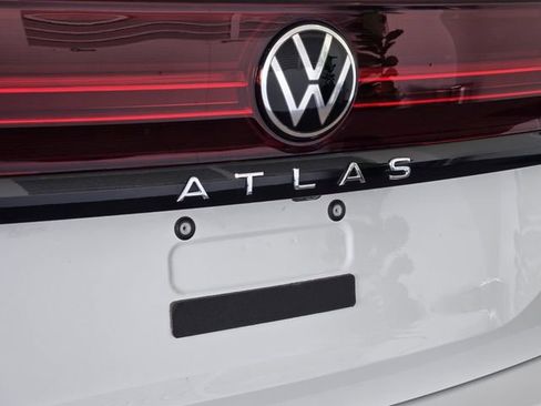 Certified 2025 Volkswagen Atlas Peak Edition SE image 10